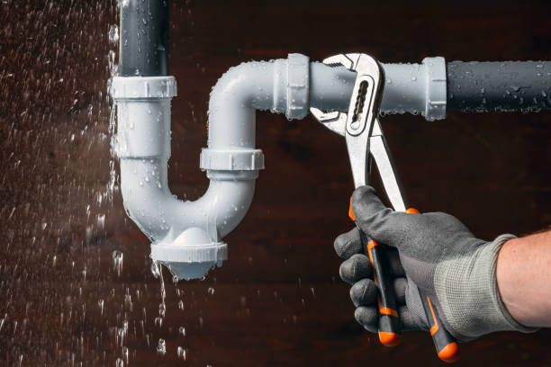 Professional Drain Cleaning technician working in Trinway, OH